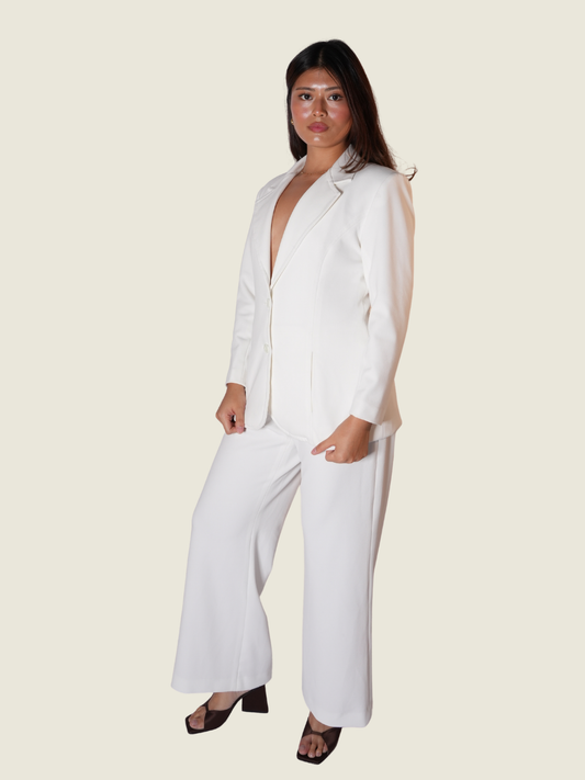 Jun Escario White Suit Set in (S)