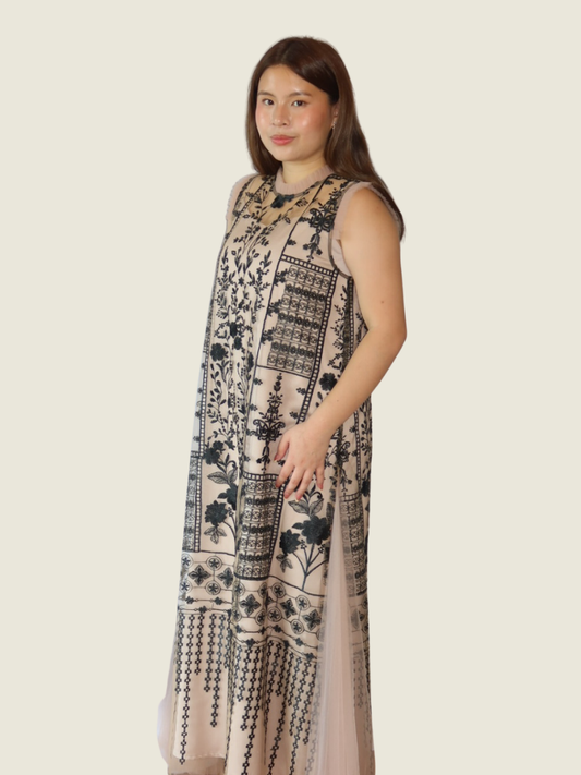 Vivien Co Mischa Loose